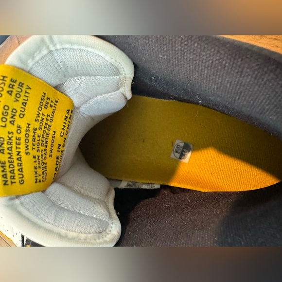 Nike Air Jordan 1 Retro High OG Yellow Ochre - Picture 7 of 11